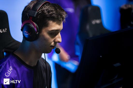 员工烧炭事件后《永劫无间》紧急状态引发关注